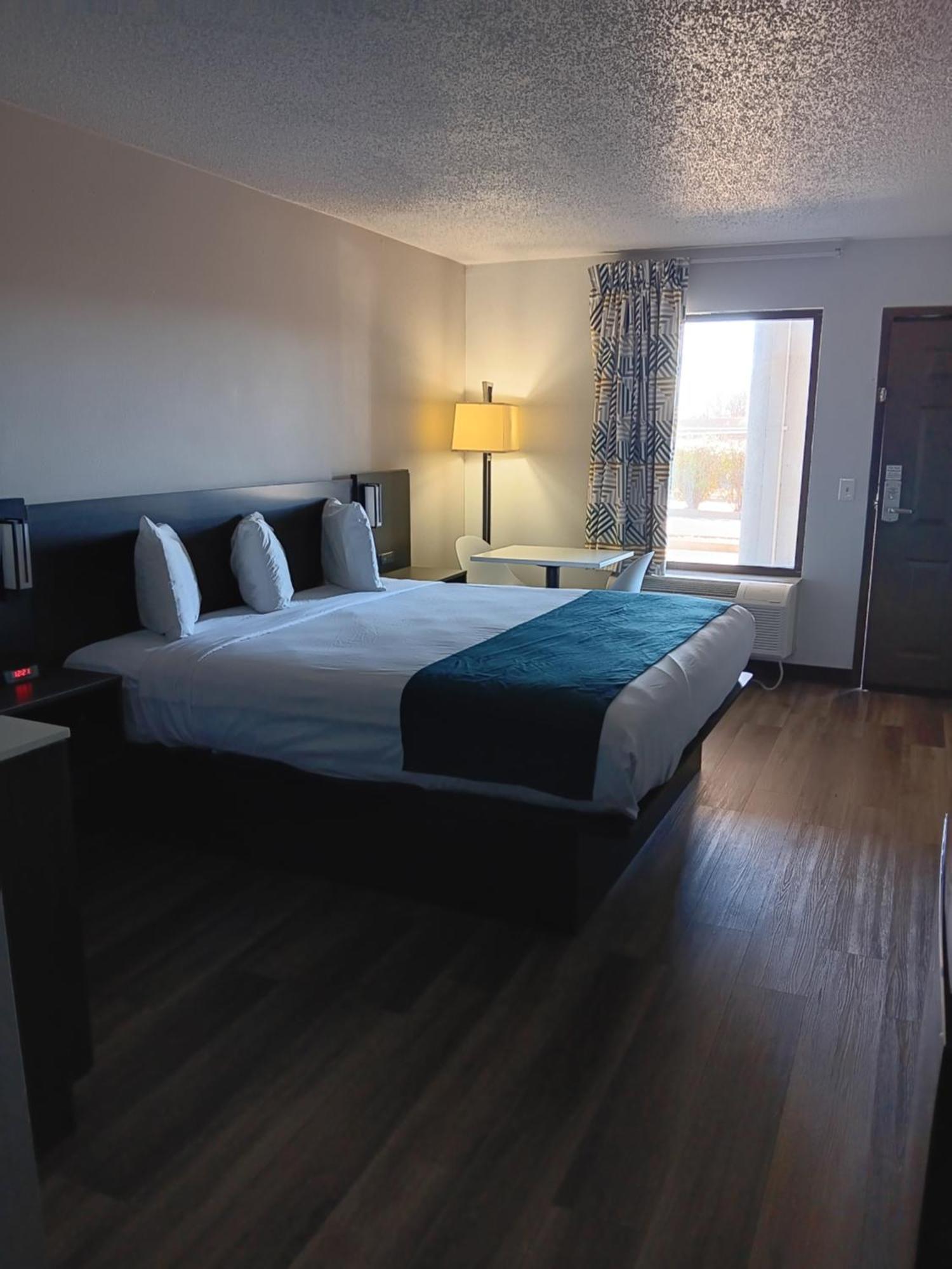 Studio 6 Suites Louisville Ky Airport/Expo Center Bagian luar foto